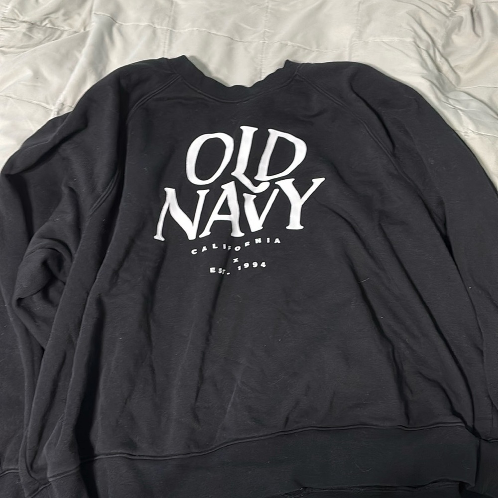 Black old navy crew neck